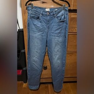 Women’s 16. Soho high rise skinny jeans. Stretchy.